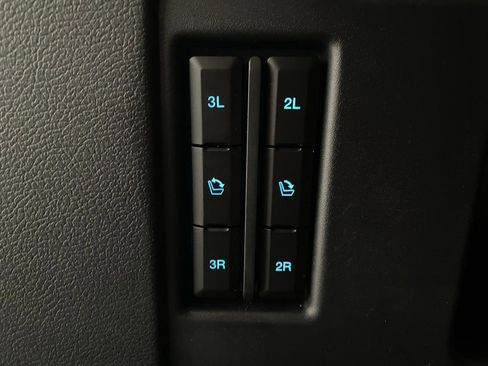 Used 2024 Ford Expedition Platinum image 7