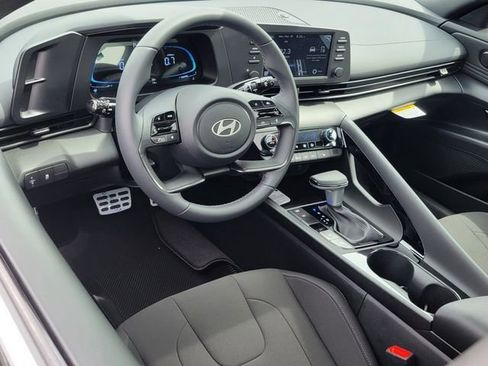 New 2026 Hyundai Elantra SEL Sport FWD image 5