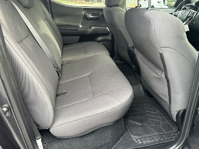 Used 2019 Toyota Tacoma TRD Sport RWD image 12
