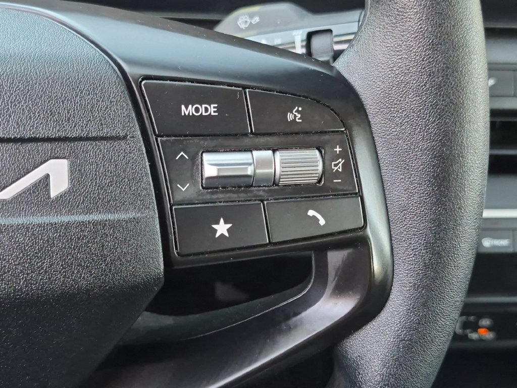 Used 2025 Kia K4 FWD image 22
