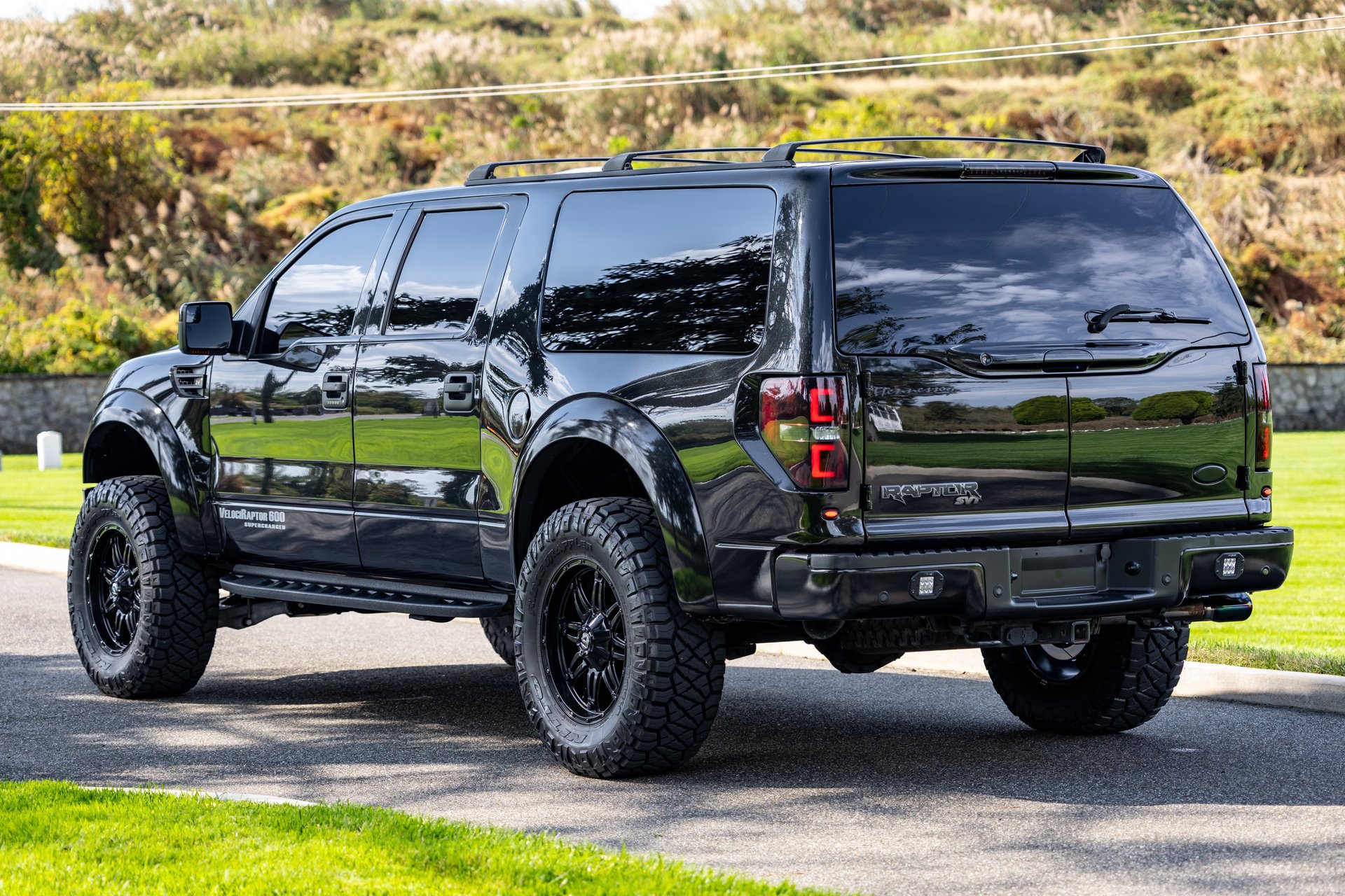 Used 2013 Ford F150 Raptor w/ Luxury Equipment Group AWD/4WD image 9
