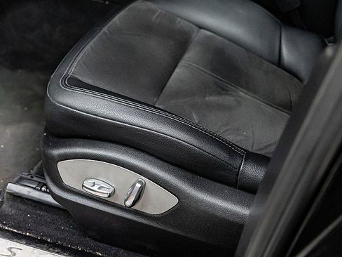 Used 2018 Porsche Macan S image 13