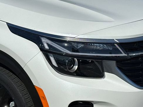 New 2026 Kia Seltos EX FWD image 34
