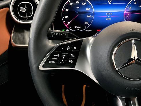 Used 2026 Mercedes-Benz GLC 300 4MATIC image 23