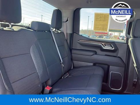 Used 2024 Chevrolet Silverado 1500 LT image 13