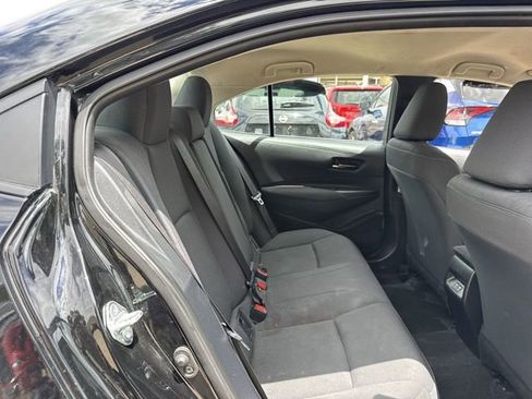 Used 2025 Toyota Corolla LE FWD image 30