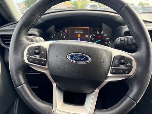 Used 2024 Ford Explorer XLT AWD/4WD image 15