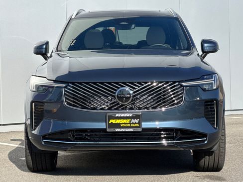 New 2026 Volvo XC90 B6 Plus w/ Protection Package image 8