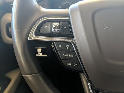 Certified 2022 Lincoln Nautilus Reserve w/ Luxury Package image 16