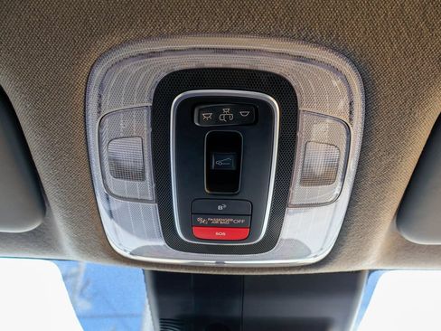 Used 2025 Hyundai Elantra SEL FWD image 19