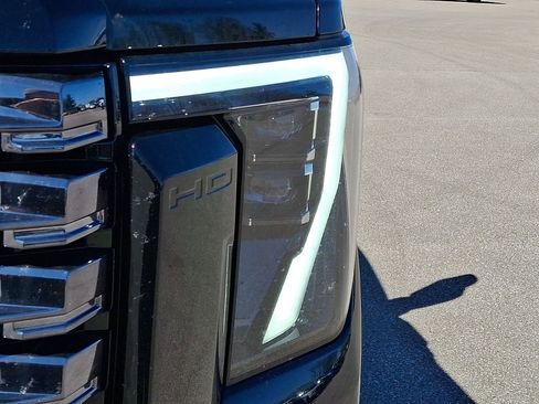 Used 2025 GMC Sierra 3500 Denali Ultimate AWD/4WD image 28