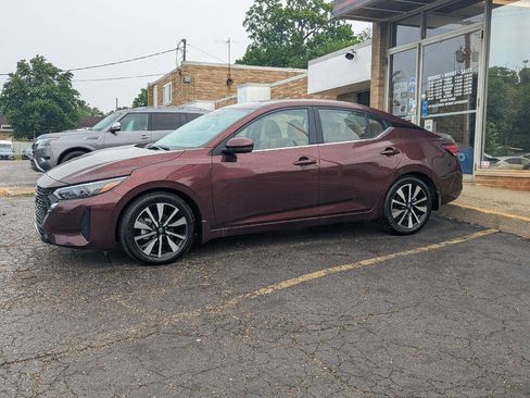 Used 2025 Nissan Sentra SV w/ SV Premium Package FWD image 4
