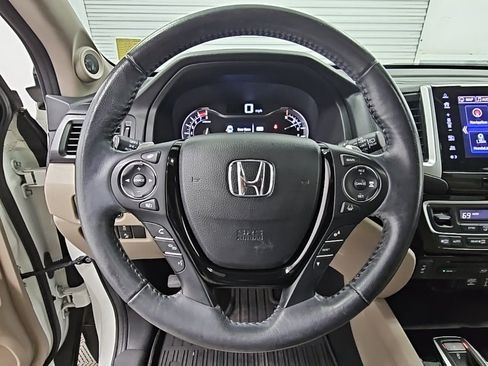 Used 2018 Honda Pilot Touring image 23