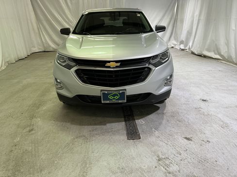 Certified 2020 Chevrolet Equinox LS w/ LS Convenience Package image 3
