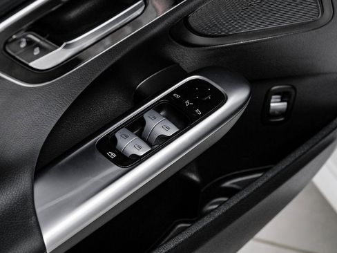 Used 2022 Mercedes-Benz C 300 Sedan image 34