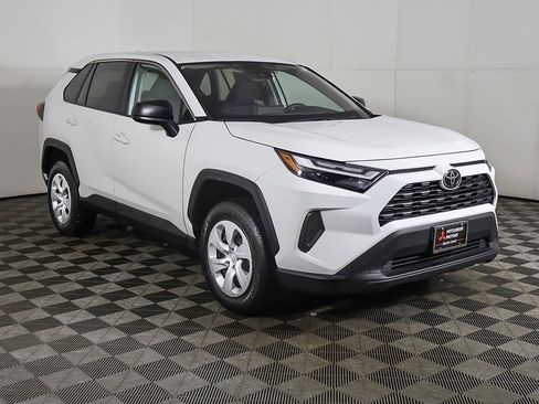 Used 2024 Toyota RAV4 LE image 43