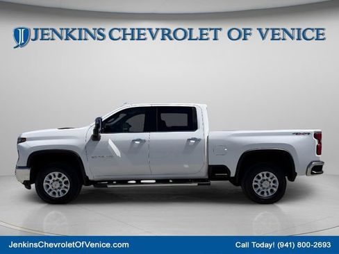 Used 2024 Chevrolet Silverado 2500 LTZ image 10