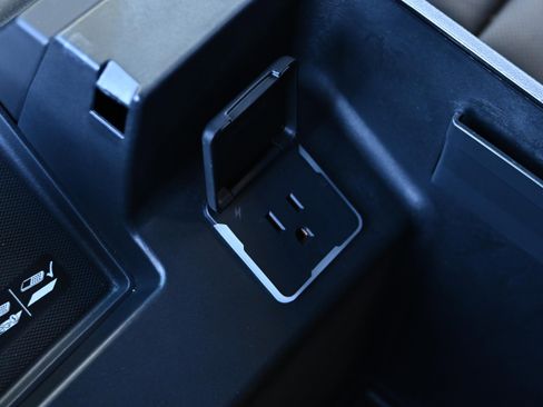 Used 2024 GMC Sierra 2500 AT4 w/ AT4 Premium Plus Package image 42