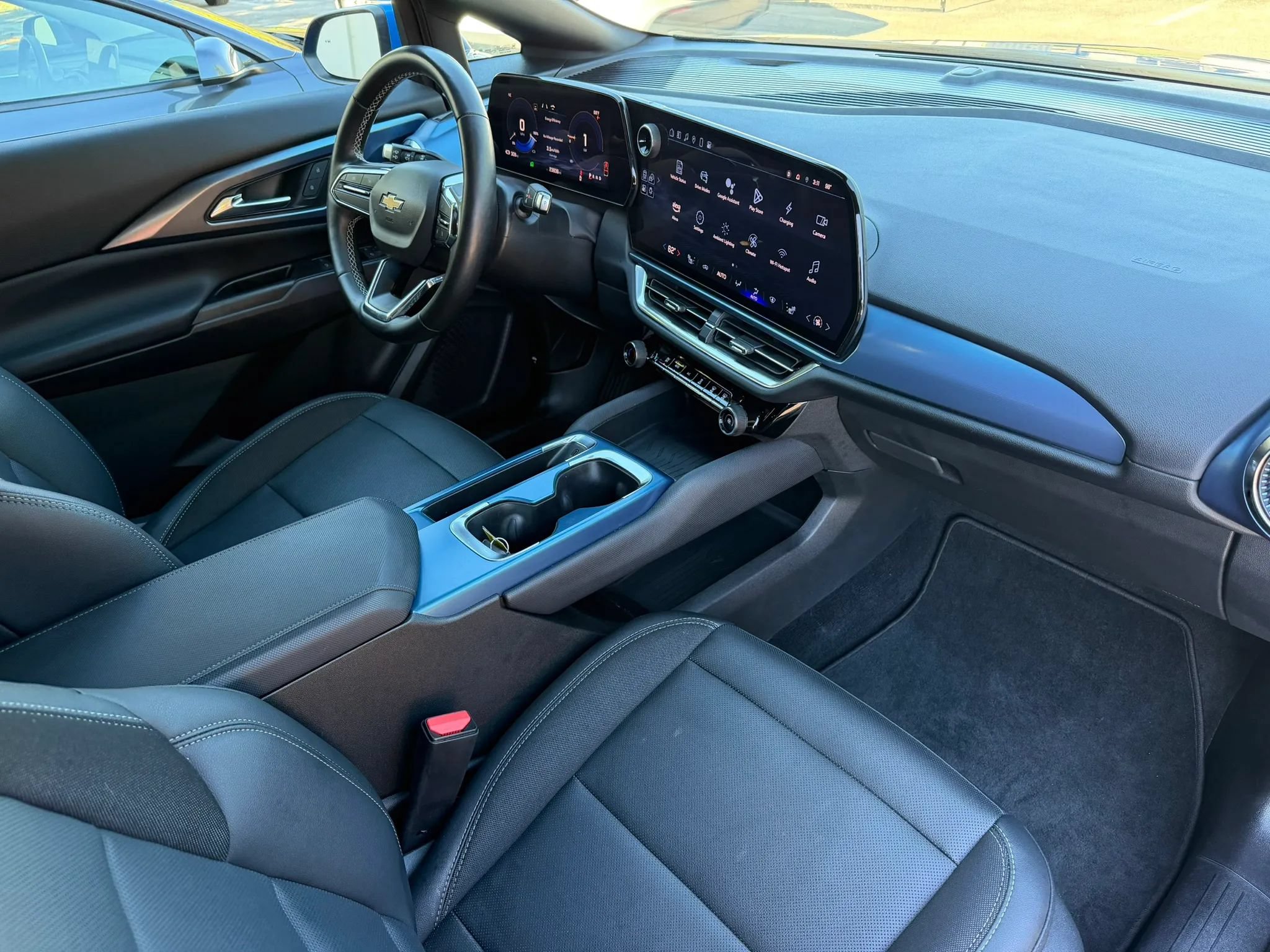 Used 2024 Chevrolet Equinox EV LT FWD image 20