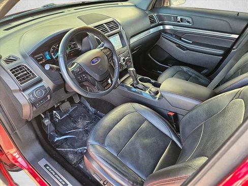 Used 2018 Ford Explorer Sport w/ Equipment Group 401A image 9