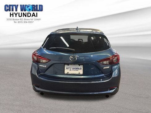 Used 2018 MAZDA MAZDA3 Touring FWD image 4
