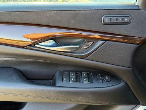 Used 2018 Cadillac Escalade ESV Premium Luxury image 15