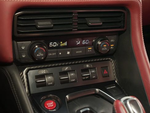 Used 2020 Nissan GT-R Premium w/ Premium Interior Package AWD/4WD image 15