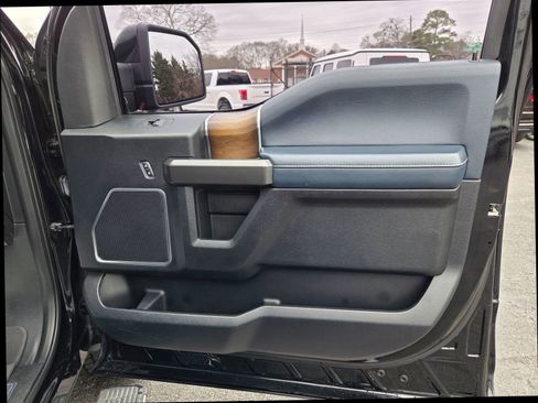 Used 2018 Ford F150 Limited w/ Trailer Tow Package image 32