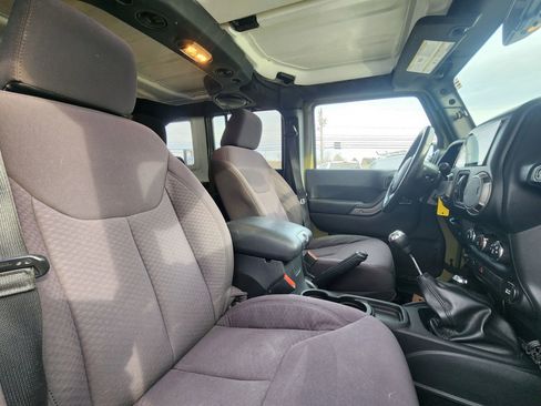 Used 2013 Jeep Wrangler Unlimited Sport AWD/4WD image 41