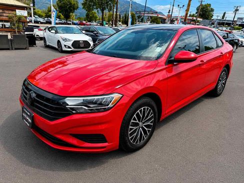 Used 2020 Volkswagen Jetta SE FWD image 3