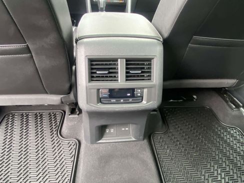 Certified 2022 Volkswagen Atlas SEL R-Line AWD/4WD image 21