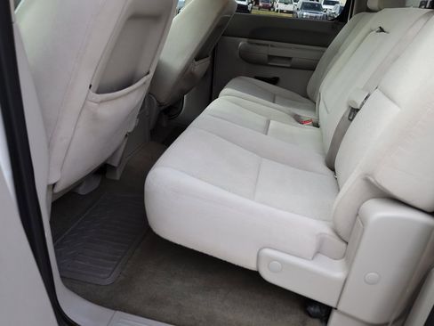 Used 2008 GMC Sierra 2500 SLE w/ Z71 Off-Road Package image 17