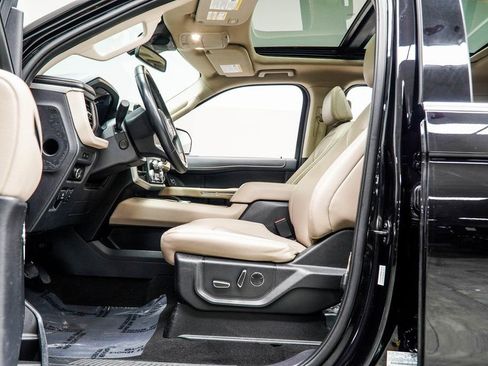 Used 2024 Ford Expedition Max Limited image 33