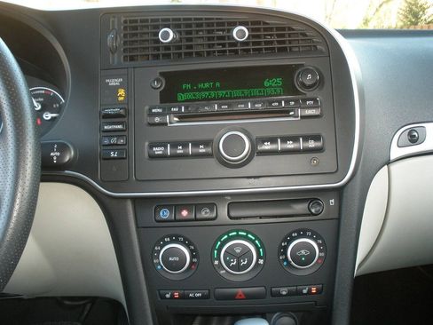 Used 2009 Saab 9-3 2.0T w/ Cold Weather Package FWD image 35