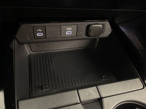 Used 2023 Toyota Prius Prime FWD image 30