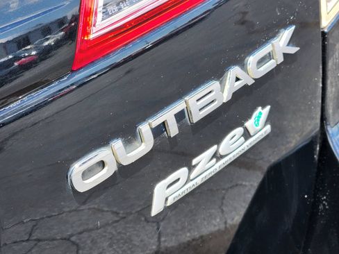 Used 2014 Subaru Outback 2.5i w/ Alloy Wheel Package AWD/4WD image 12