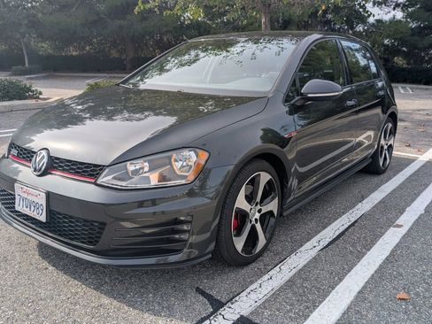 Used 2017 Volkswagen GTI Sport image 3
