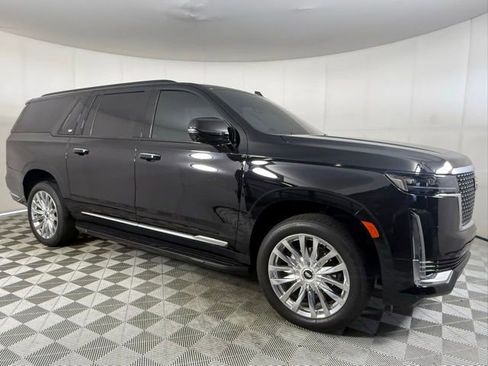 Used 2023 Cadillac Escalade ESV Premium Luxury image 9