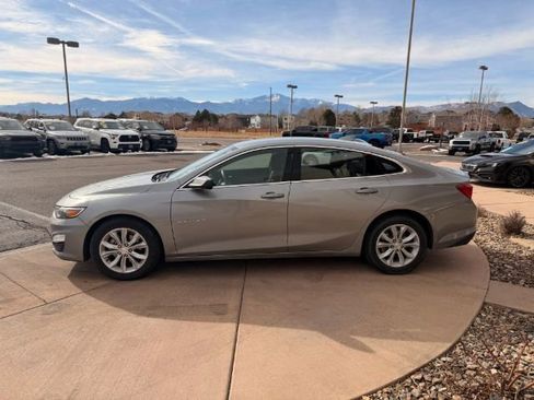 Used 2025 Chevrolet Malibu LT FWD image 4