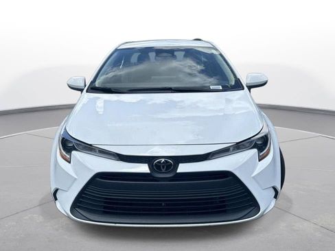 Used 2023 Toyota Corolla LE FWD image 3