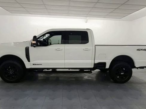 Used 2024 Ford F250 Lariat w/ Black Appearance Package image 5