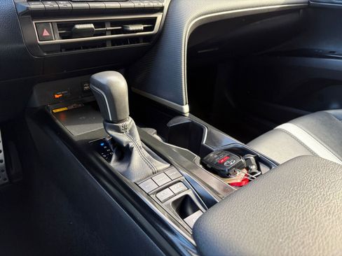 Used 2025 Toyota Camry SE image 41