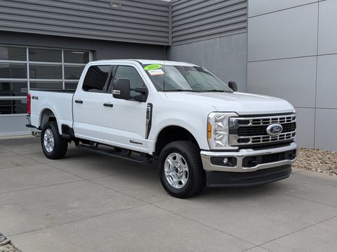 Used 2026 Ford F250 XLT AWD/4WD image 2