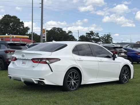 Used 2024 Toyota Camry SE FWD image 6