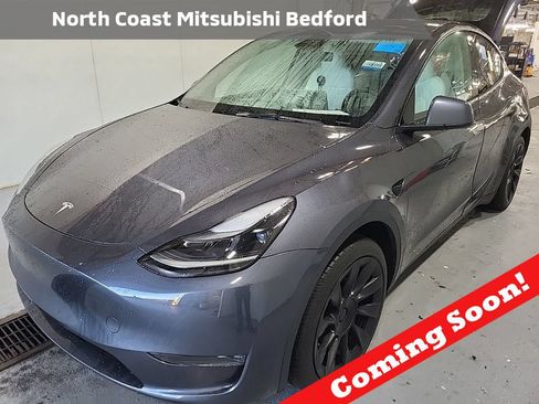 Used 2023 Tesla Model Y Long Range AWD/4WD image 1