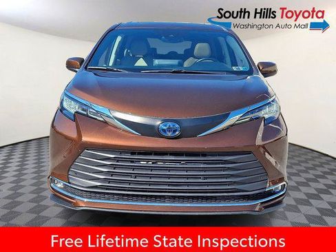 Certified 2021 Toyota Sienna XLE w/ XLE Plus Package AWD/4WD image 2