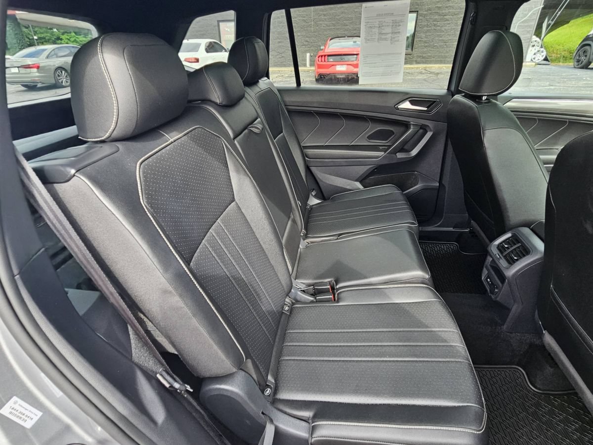 Used 2023 Volkswagen Tiguan SE R-Line FWD image 13