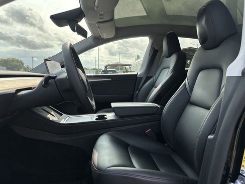 Used 2024 Tesla Model Y Long Range AWD/4WD image 13