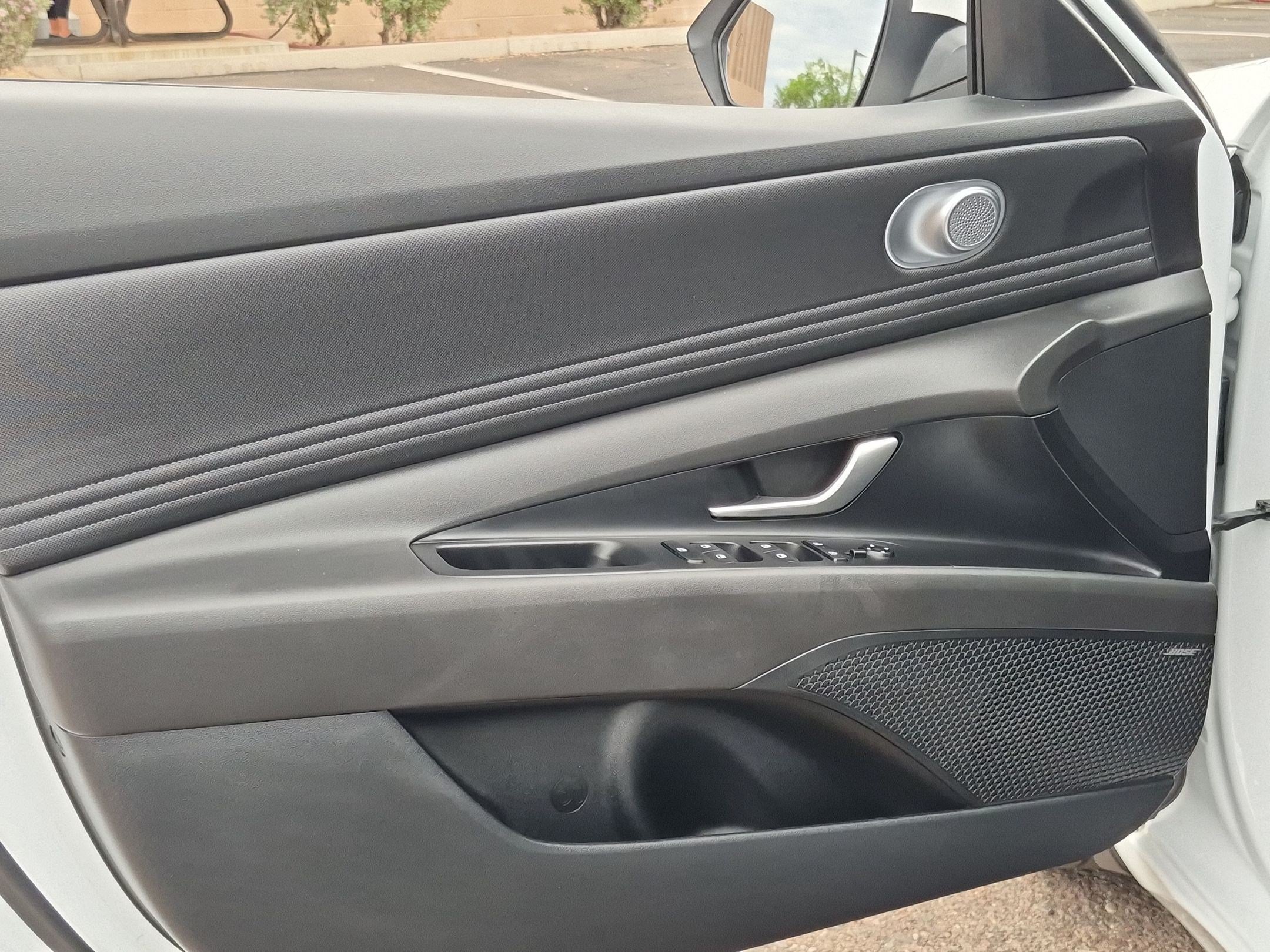 Used 2024 Hyundai Elantra Limited FWD image 11