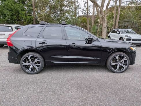 Certified 2023 Volvo XC60 B5 Ultimate w/ Climate Package image 3